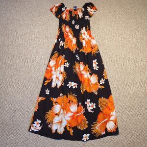 SB Fashion Maxi Dress Free Size Black Orange Smocked Floral Tropical Hawaiian